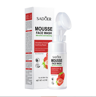 Зволожуюча пінка-мус для вмивання Sadoer Strawberry Extract 0846 фото