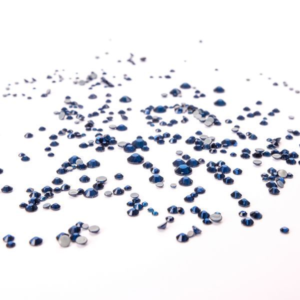 Стрази Swarovski колір №4 різних розмірів Master Professional 0313 фото