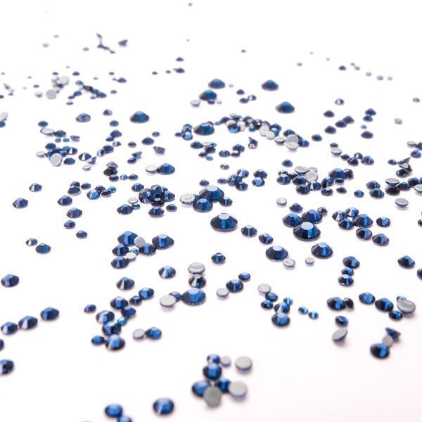 Стрази Swarovski колір №4 різних розмірів Master Professional 0313 фото